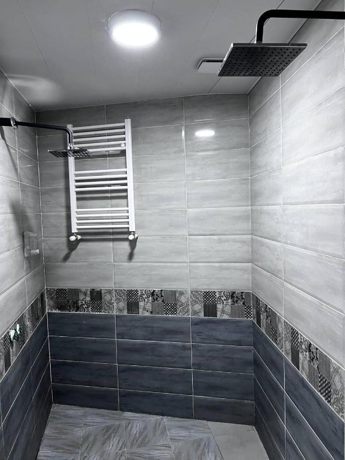 Tbil Home Hostel Tbilisi Buitenkant foto